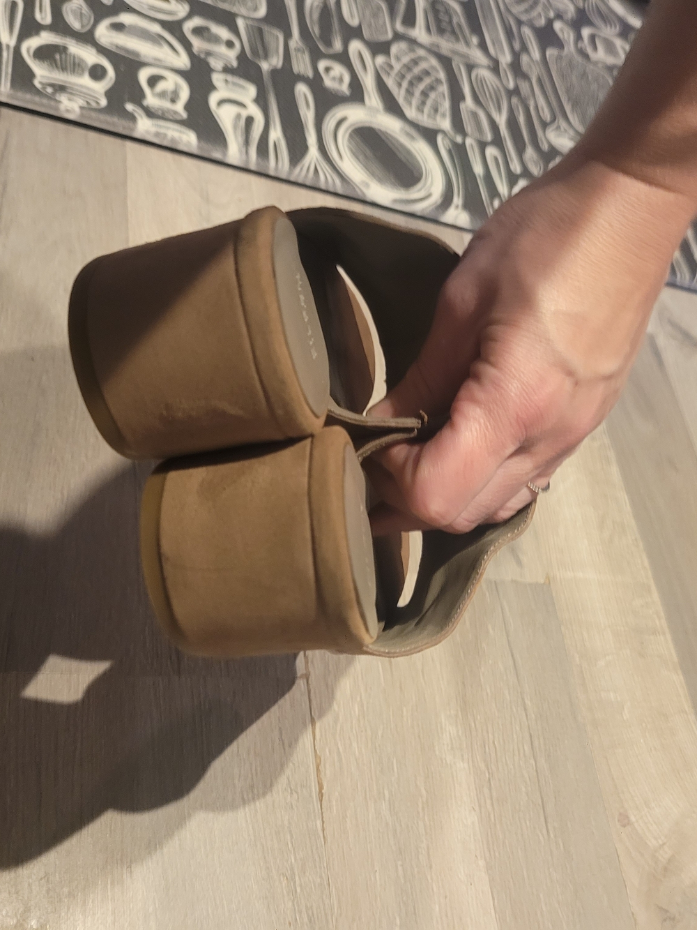 Eileen Fisher Beige Suede Block Heel Mules Size 9.5 Firm - Picture 4 of 4